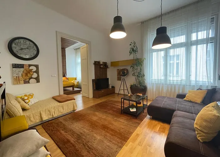 Amber Pearl Apartment 2 Rooms And 2 Bathrooms At Kalvin Square