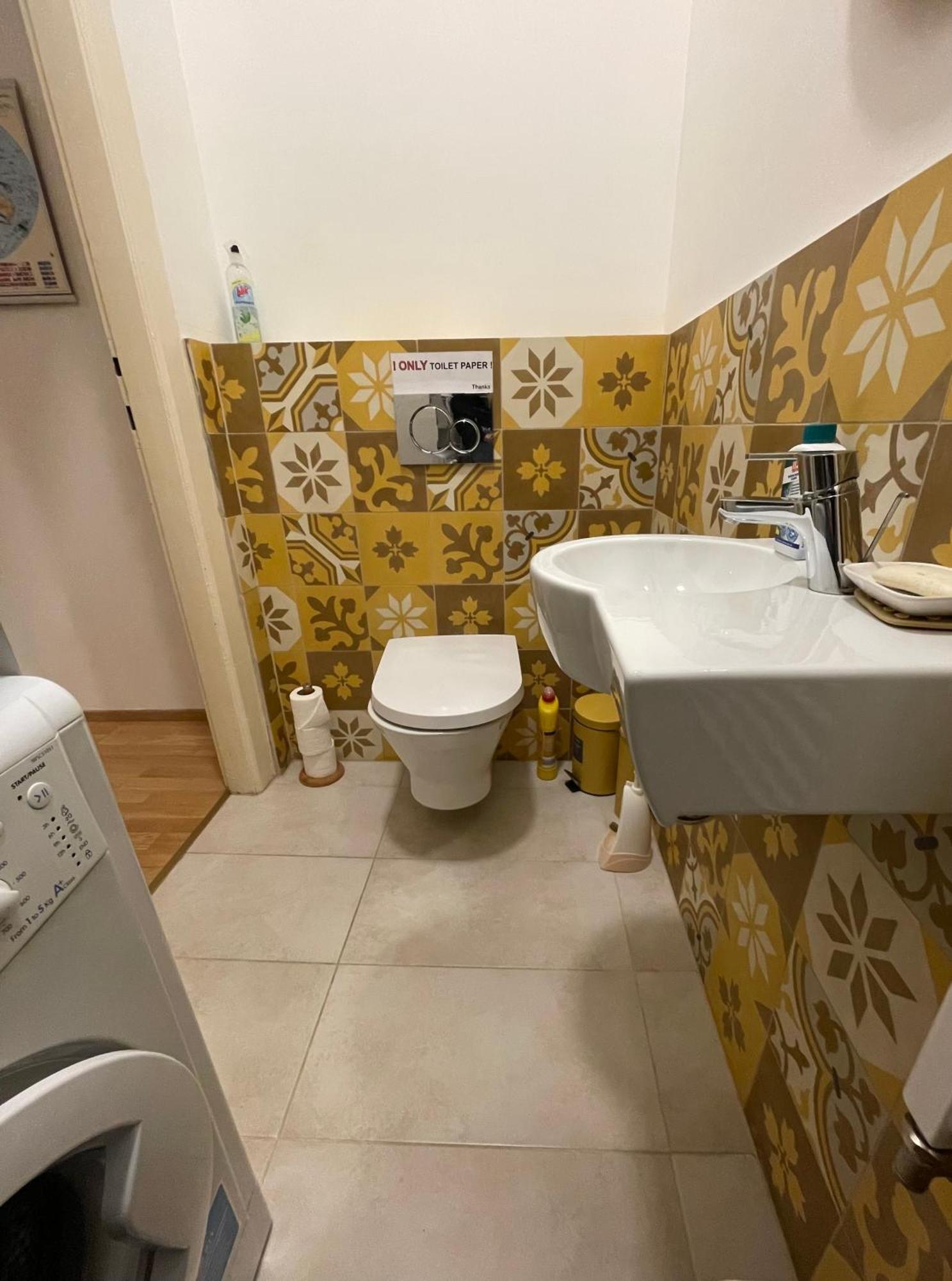 Amber Pearl 2 And 2 Bathrooms At Kalvin Square Apartment *