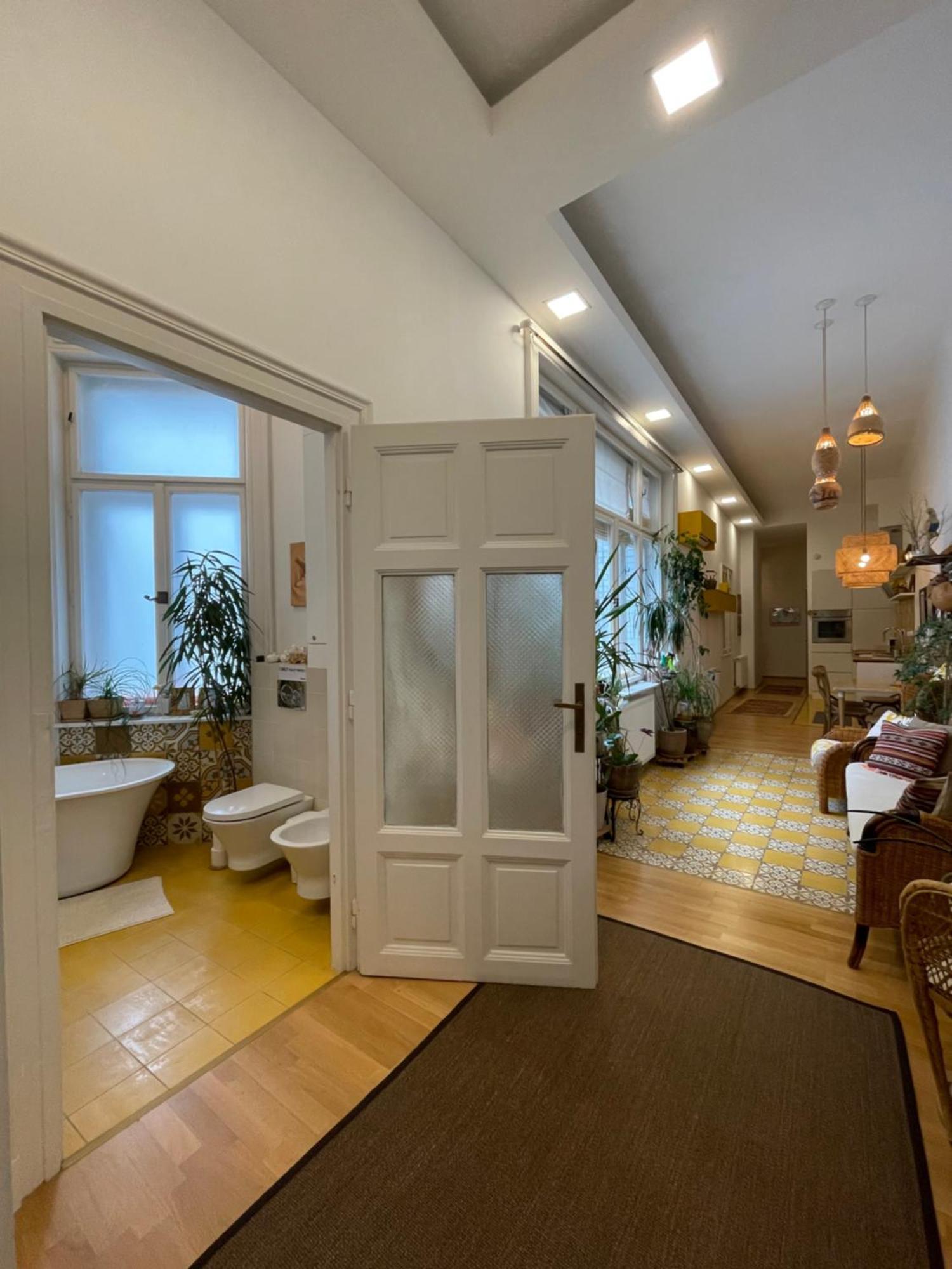 Amber Pearl 2 And 2 Bathrooms At Kalvin Square בודפשט